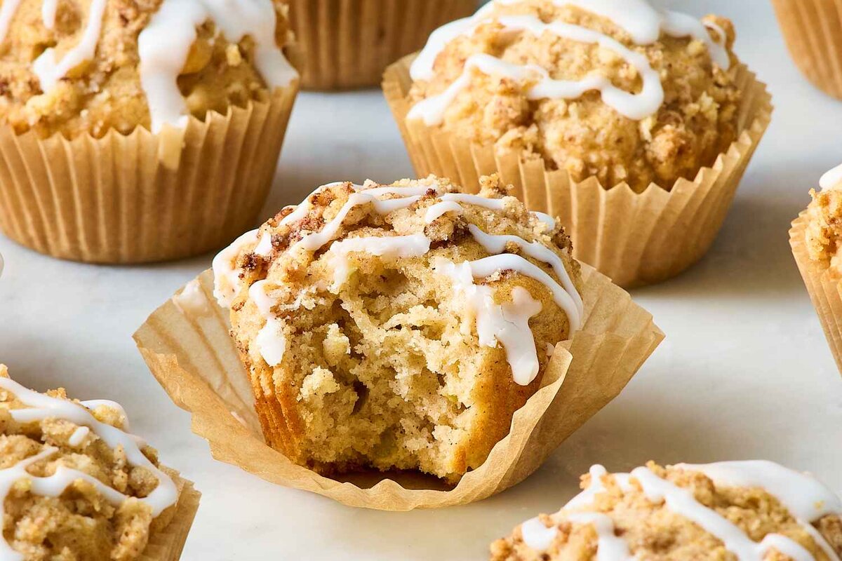 Cinnamon Spiced Apple Muffins — free baking recipe