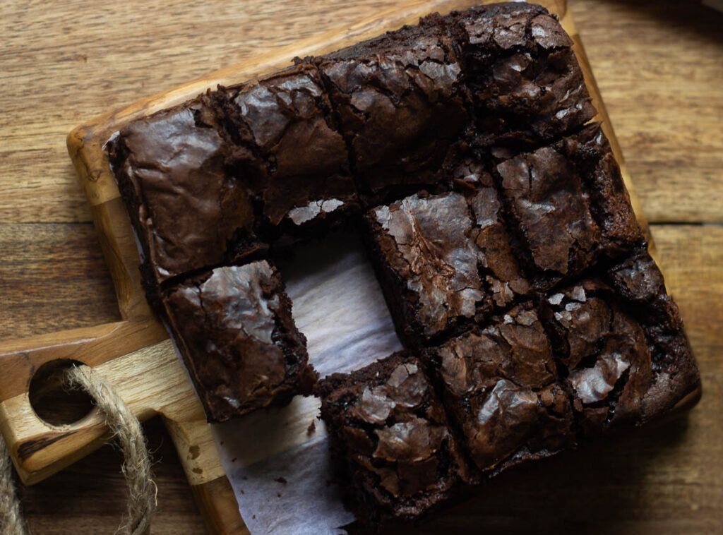 Fudgy Chocolate Brownies — free baking recipe